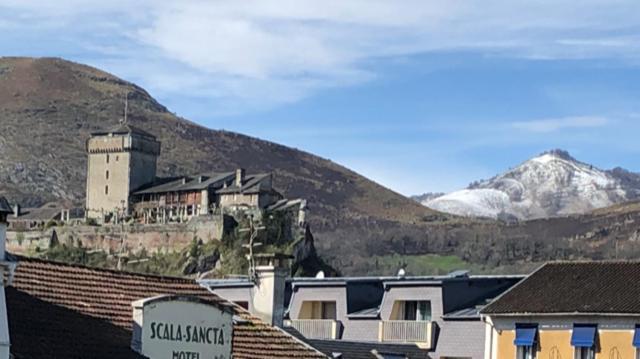Appartement Loft Rêve du Soir à Lourdes Extérieur photo